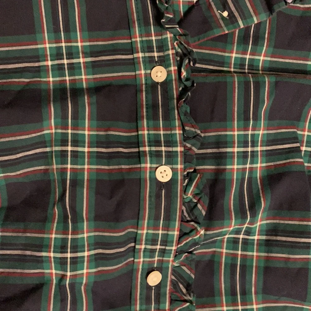 Cute button down - Picture 2 of 2